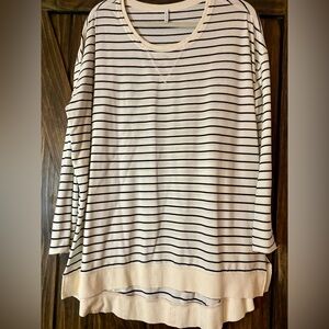 Oversized Z Supply top in cream with black stripes. Size large